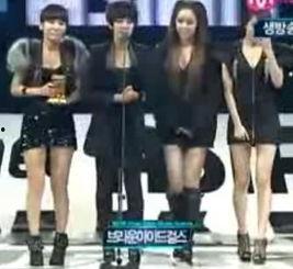 亚洲组合的视频,精彩视频引燃视听盛宴